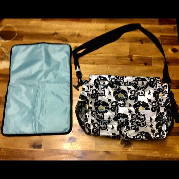 Amy Michelle Diaper Bag w Changing Mat - Picture 2 of 8